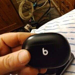 Beats studio buds never used